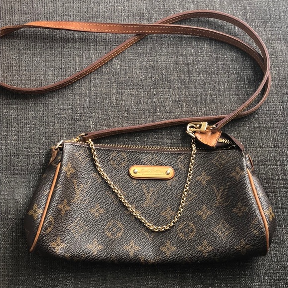 Louis Vuitton Handbags - Crossbody bag in Great condition